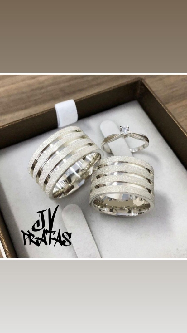 Aliança 8mm Diamantada
