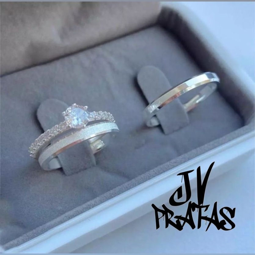 Aliança Lisa e Diamantada